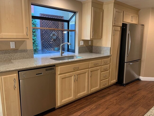 Foto del edificio - Immaculate 3 Bedroom 2 Bath Single Level S...