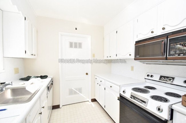 Building Photo - 711 Del Mar Ave