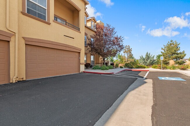 Foto del edificio - 17000 Wedge Pkwy