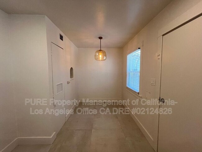 Building Photo - 629 W 23rd St