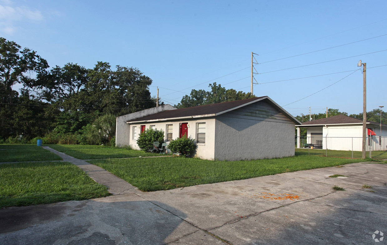 Building Photo - Manor Creek Villas