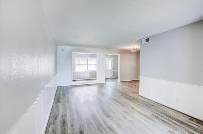 Building Photo - 4137 Woodfin St