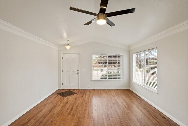 Foto del edificio - 7190 Flowering Almond Dr