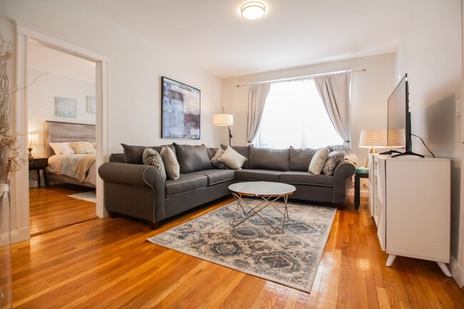 Building Photo - 186 Kent St