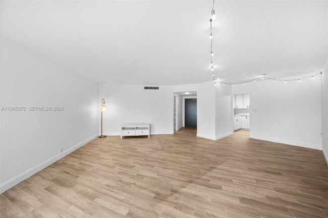 Foto del edificio - 3301 NE 5th Ave