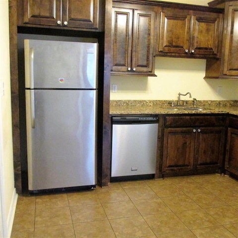 Building Photo - 111 Sunset Ln