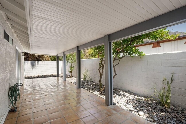 Building Photo - 54140 Avenida Mendoza