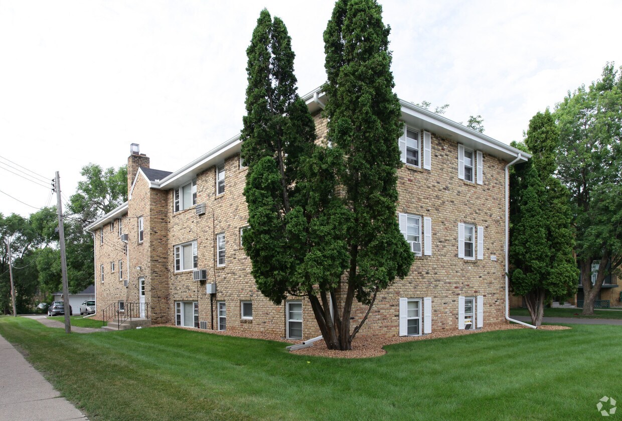 8209 30 1/2 St W, Saint Louis Park, MN 55426 Apartments Saint Louis