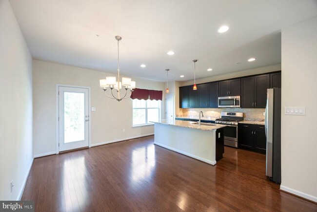Foto del edificio - 7108 Yamhill Wy