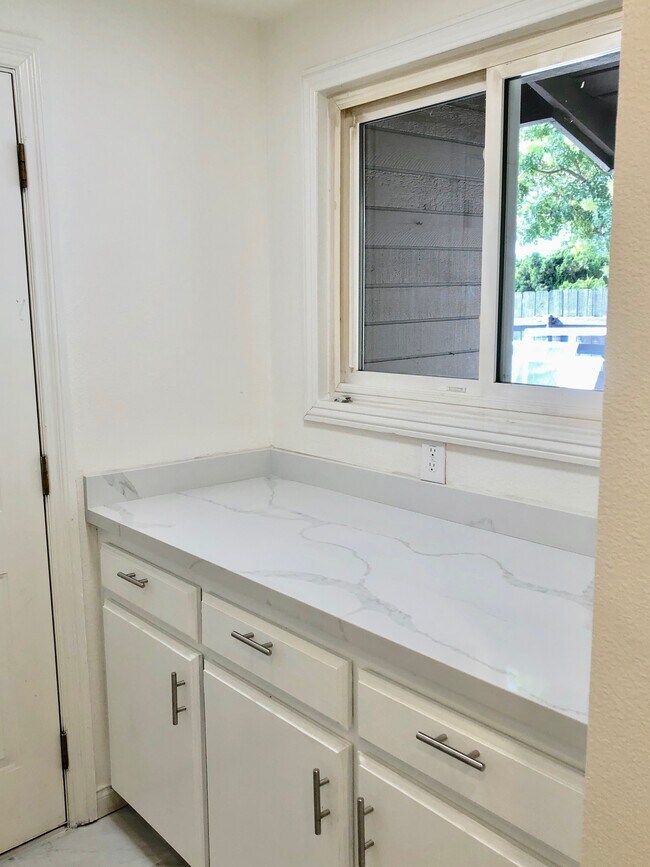 Kitchen workspace - 3729 69th St