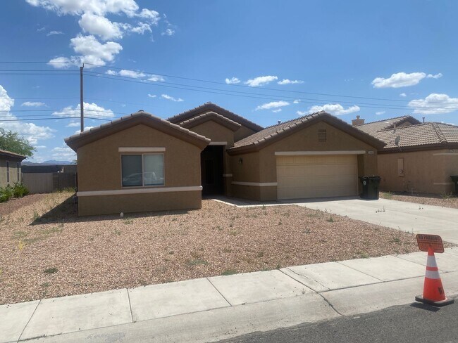 Foto del edificio - Stunning Home in Kingman – Spacious, Moder...