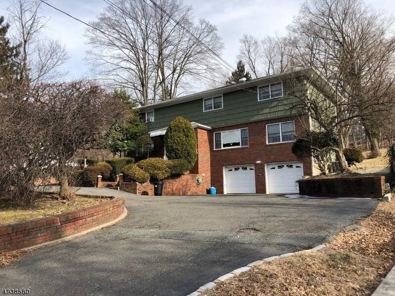Primary Photo - 18 Lane Ave