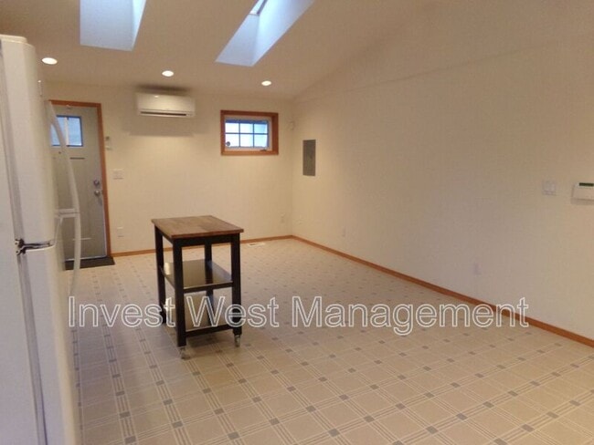 Building Photo - 711 N Morrison Rd