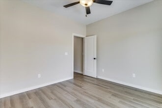 Building Photo - 2313 W MacArthur Rd