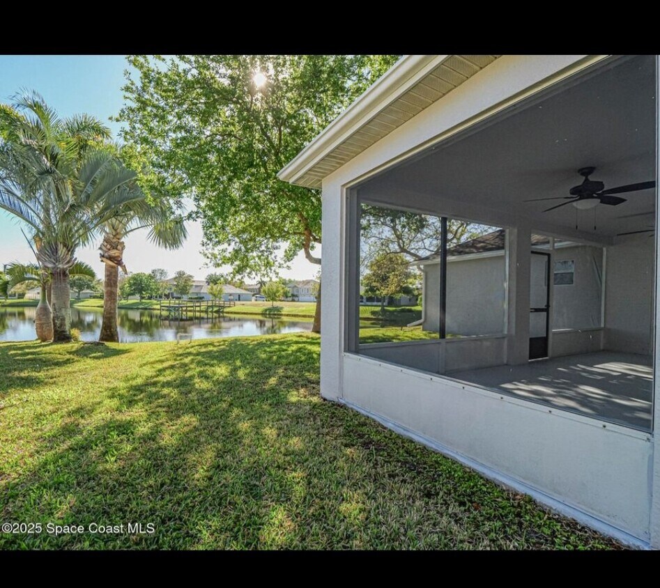 Foto del edificio - 5938 Ridge Lake Cir