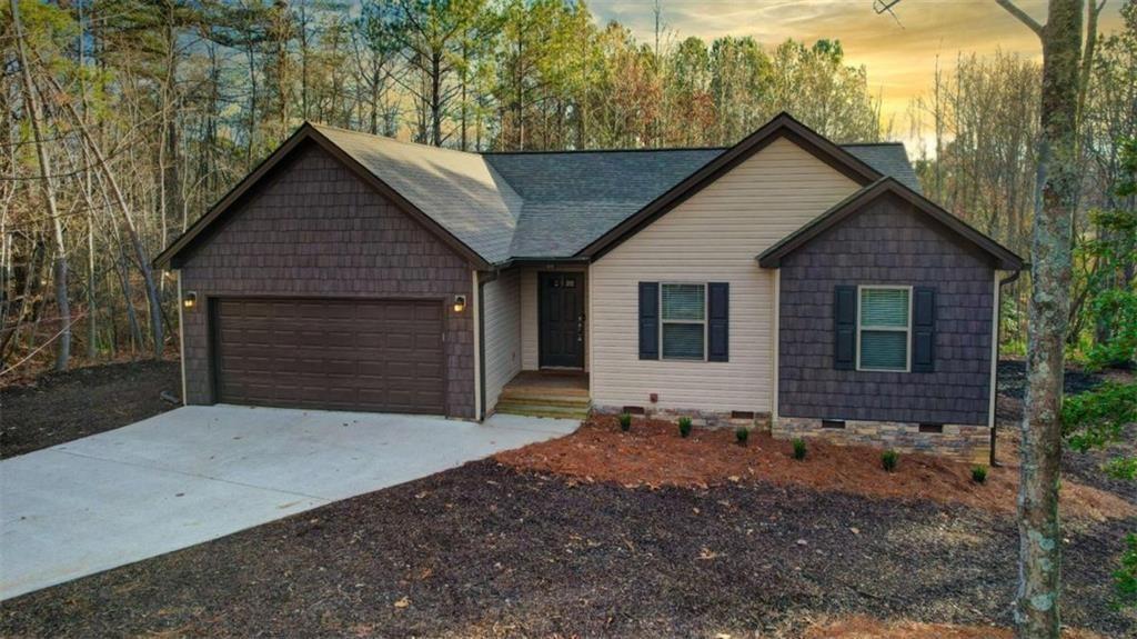 Foto principal - 123 Ridge Crest Ct