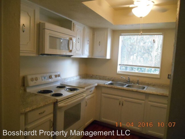 Building Photo - 12202 Sandalwood Dr