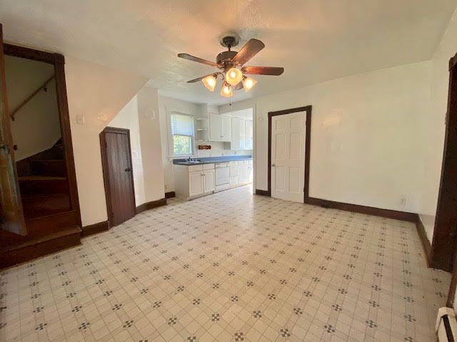 Building Photo - Lovely Farm House for Rent