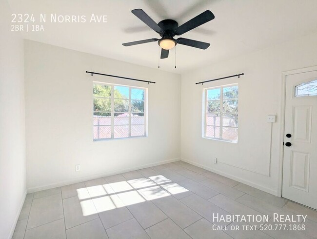 Building Photo - Remodeled 2Bed/1Bath, near the U of A near...