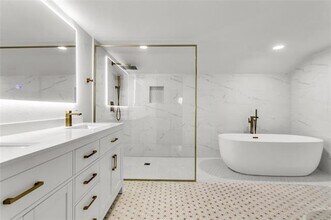 Building Photo - 3235 Cole Ave