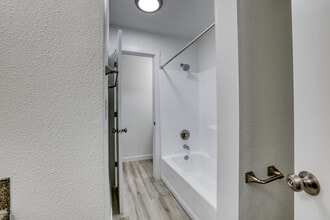 Building Photo - Maple Grove Apartments