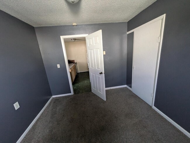 Building Photo - 1001 S Pittenger Rd