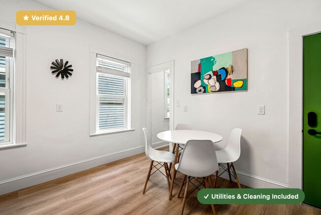 Foto del edificio - New RoostUp Furnished Private Bedroom with Private Bath in Dorchester, Boston!