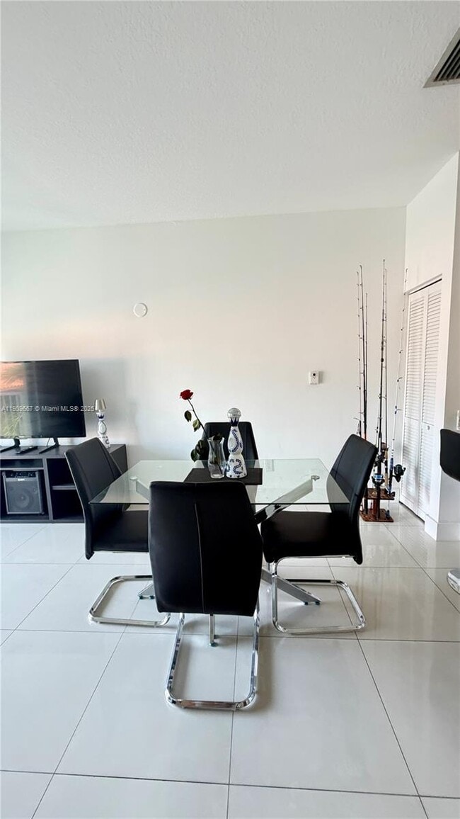 Building Photo - 695 SW 11th St