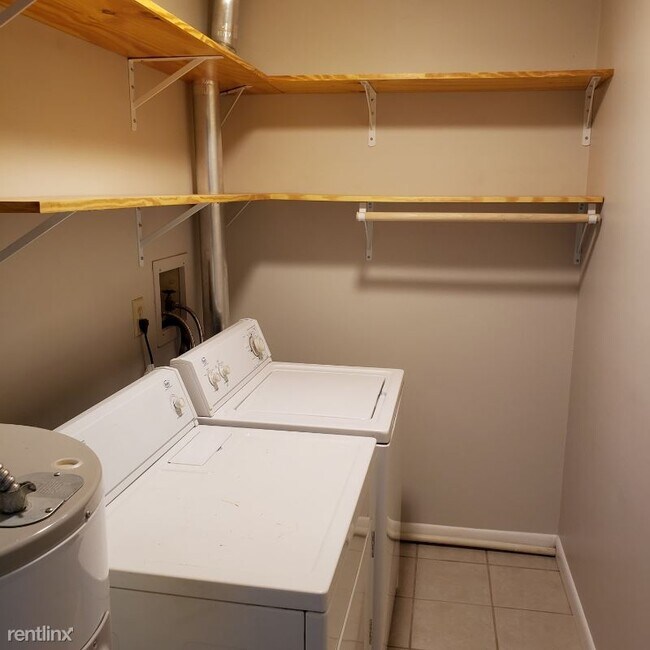 Building Photo - 1 br, 1 bath Apartment - 1308 Caldwell Ave.