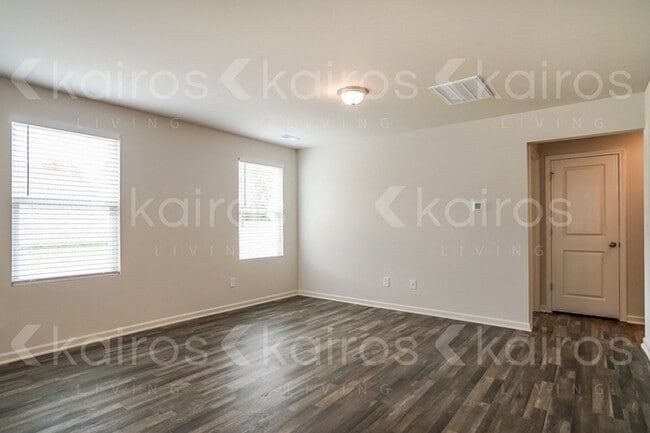 Building Photo - 105 Kyle's Dr