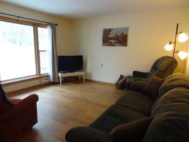 Living Room - 927 14th Ave SW