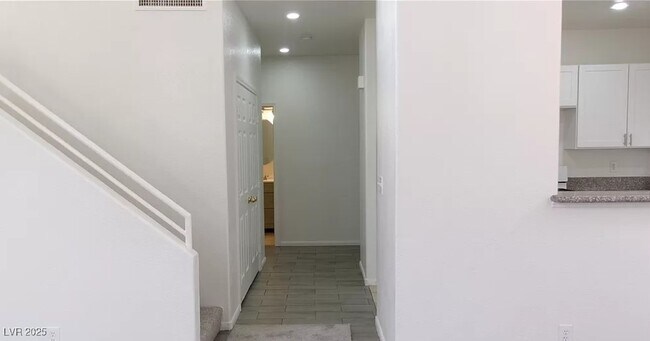 Foto del edificio - 1200 Valerio Ln