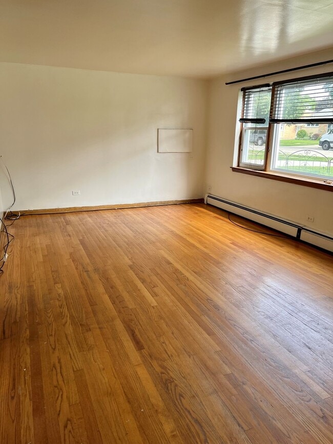 Building Photo - 7322 W Crain St