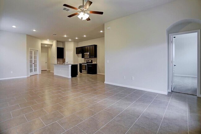 Foto del edificio - 24707 Royal Pike Dr
