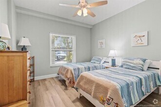 Building Photo - 6082 SE Landing Way