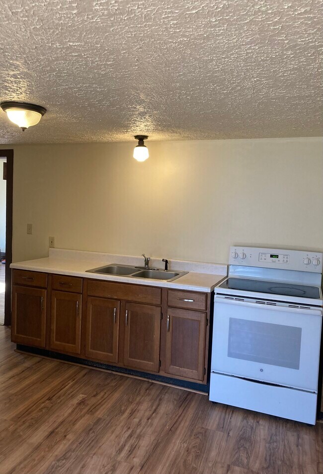 Foto del edificio - 608 Cherry Rd NE