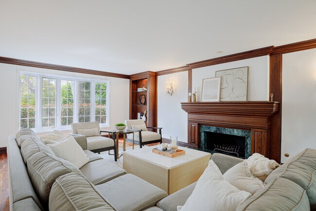 Foto del edificio - 16842 Harkness Cir