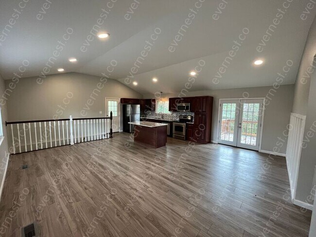 Building Photo - 3637 Highland Terrace Dr
