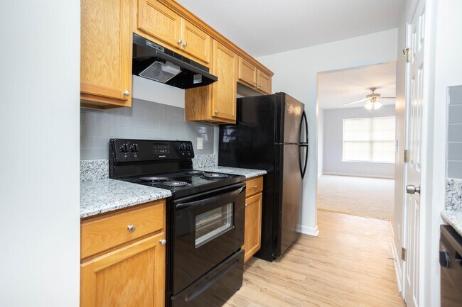 Building Photo - 1304 Stonehaven Cir