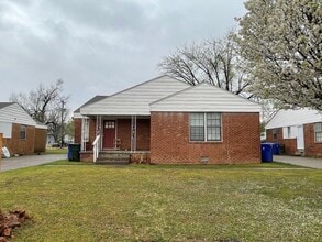 Building Photo - 1109 Arkansas St