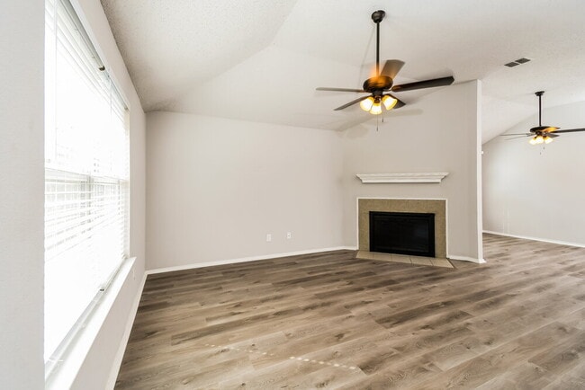 Building Photo - 1041 Stockton Dr