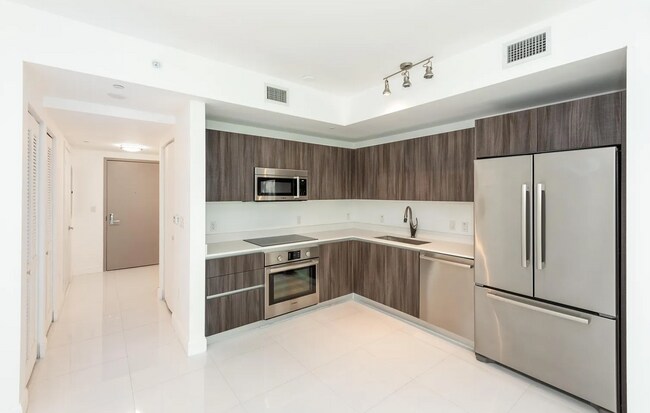 Foto del edificio - 488 NE 18th St