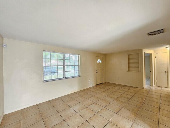 Building Photo - 4332 Newbury Dr