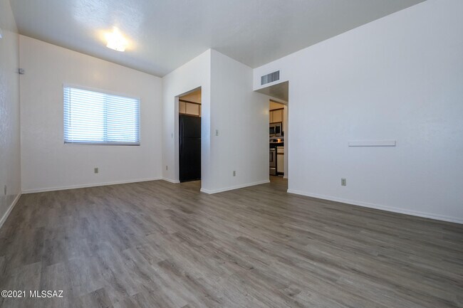 Foto del edificio - 312 E 24th St