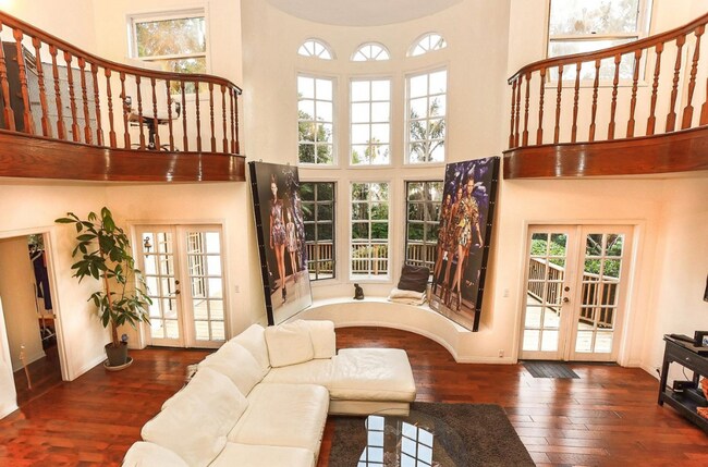 Foto del edificio - 1769 Ivy Rd