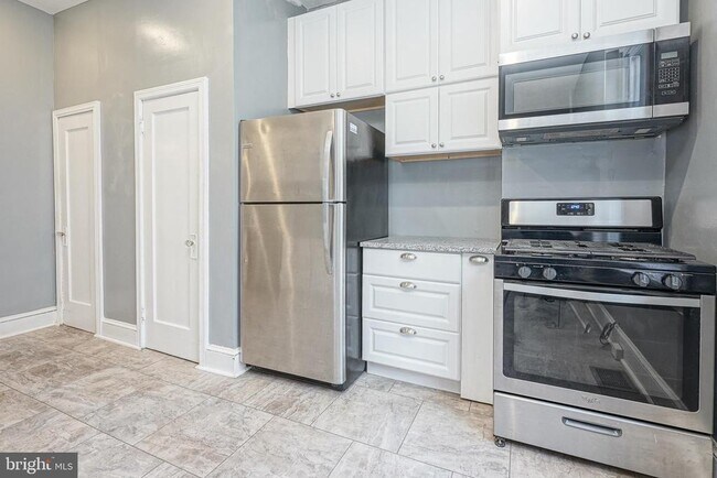 Building Photo - 1119 S 46th St