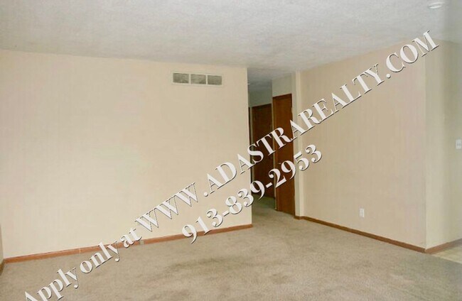 Building Photo - 1402 S Harris Ave