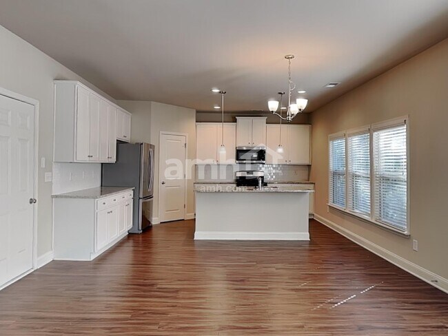 Foto del edificio - 30 Pratt Dr