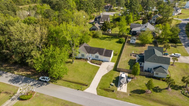 Building Photo - 736 Comet Dr