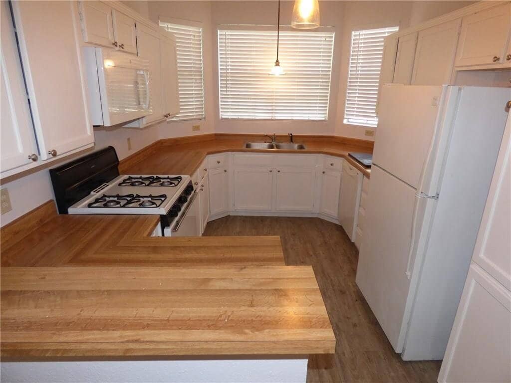 Building Photo - *Wells Branch Charmer - Huge Deck for Outd...